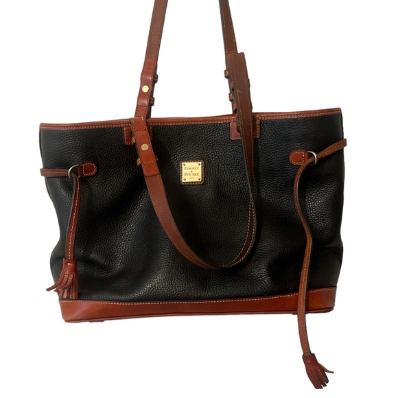 Dooney & Bourke Double Strap Tassel Bag Purse Pebble Grain - Picture 3 of 13